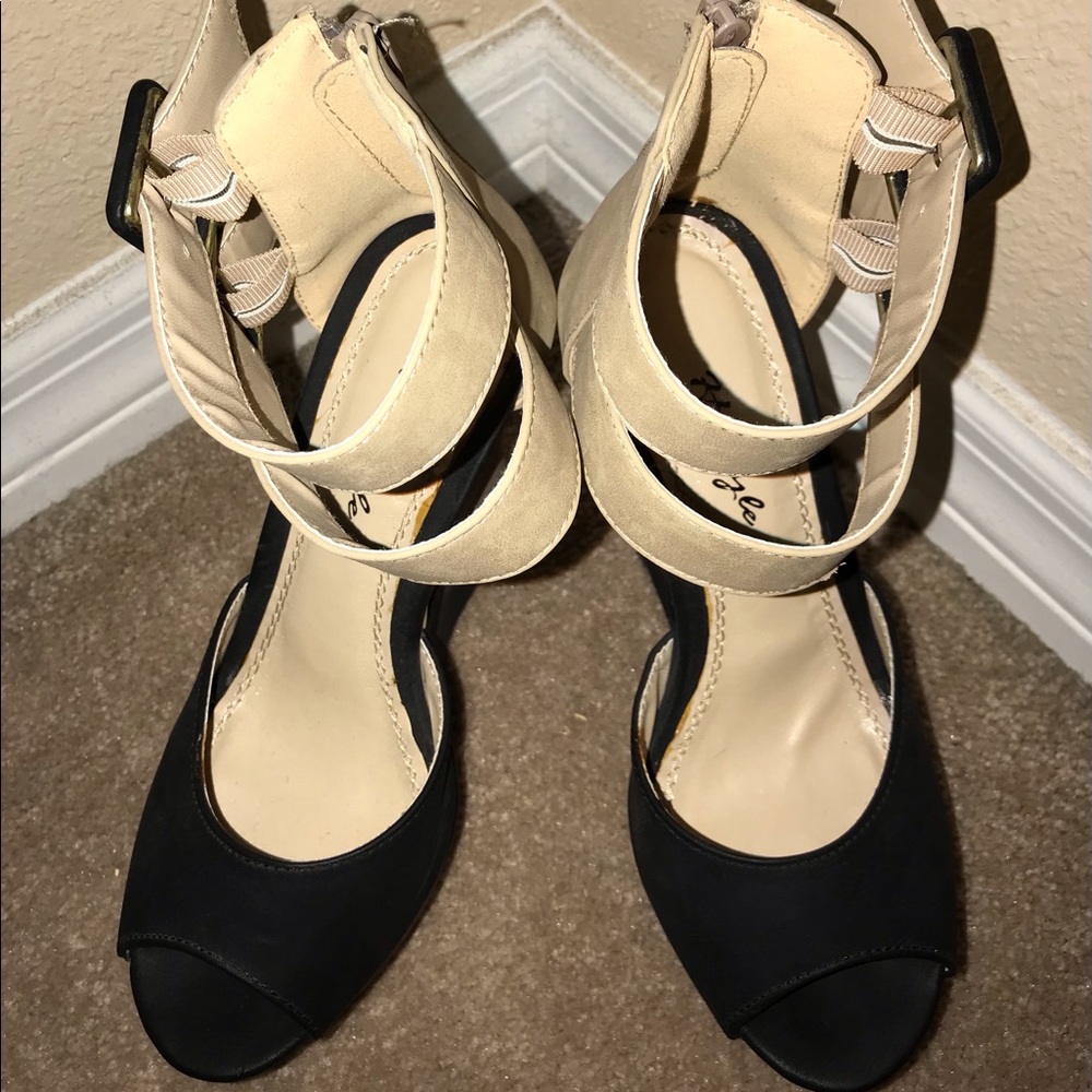 Open Toe Wedge Heel - Picture 3 of 10